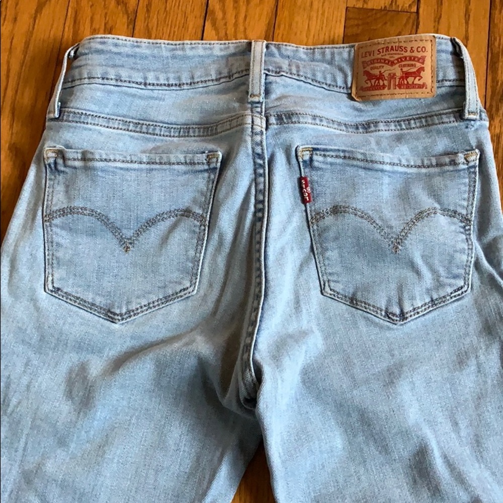Levi’s classic mom jean